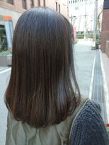 ウィーク 梅田(UiiC)&nbsp;透明感たっぷりくすみグレージュロブ【uiicumeda sachi】