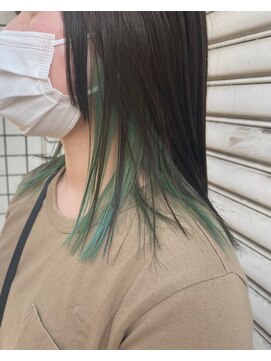 カミナ(KAMINA) 淡いエメラルドグリーンのインナーカラー