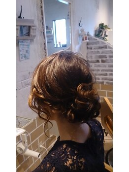 ファンズ(FAN’S)の写真/結婚式や二次会・デートなどにも♪特別な日のヘアセットはプロの技で崩れにくく、可愛いが叶う☆