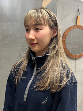 トゥコ(tuco) ウルフ　デザインカラー　ブリーチ　ローライト レイヤーカット