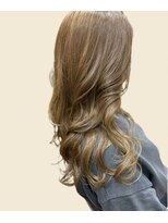 コティ(Kotii)&nbsp;ミルクティーベージュ×巻き髪