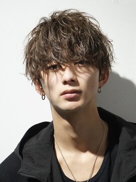 ゴート(GOATO) シャドウパーマ 無造作マッシュ アッシュベージュ 鹿児島