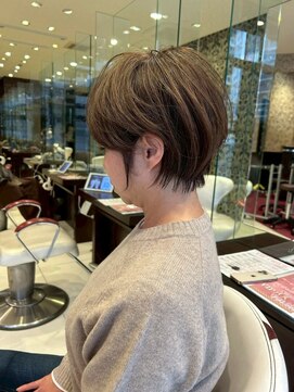 アース 栄店(HAIR&MAKE EARTH) earthショートレイヤーボブミルクティー丸みショートボブ