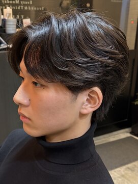 ジュンヌオム リンカラン(Jeune Homme LINGKARAN) フェザーショート