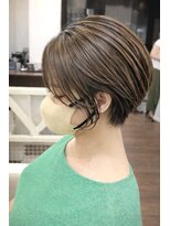 フルール(fleur)&nbsp;大人可愛い 透け感ハイライトショートボブ