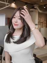 ヴィヴィッド オモテサンドウ(ViViD omotesando)&nbsp;大人上品レイヤー/透明感オリーブグレージュ/扱いやすい◎