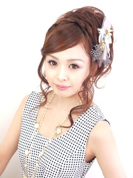 ブリエ(briller) エアリー編み込みカールアップ