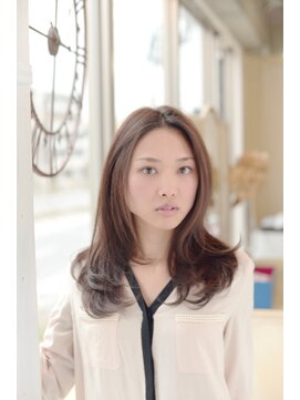 アトリエ エス atelier es HAIRDESIGN ナチュラルロング/センターパート顔周りレイヤー/レイヤーカット