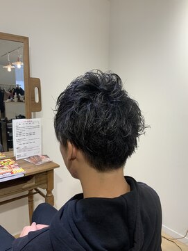 ユーネリー(U-NERY) 刈り上げショートパーマスタイル