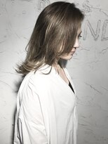 ナナカバイミーツハンド(nana.ca by meetsHAND)&nbsp;くびれミディマッシュ × ハイライトアッシュグレージュ