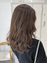 ヘアデザイン ソラ(Sola)&nbsp;夏スタイル：柔らかベージュ×ハイライトカラー