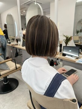サンド 池袋(sand) グレージュハイライトボブ