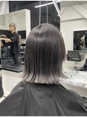 切りっぱなしボブのグレージュグラデーションカラー