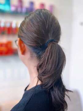 ジラ ヘアアンドメイク(girra HAIR&MAKE) ポニーテール