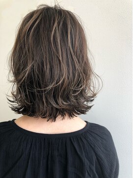 サカス(sacus) 外ハネ×レイヤーボブ