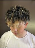 ツーブロマッシュ×ツイストスパイラル×金メッシュカラー