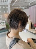 軽めまとまるショート