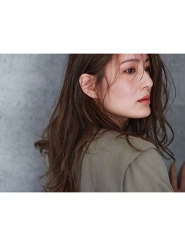 ハイライトやデジタルパーマ、髪質改善縮毛矯正などデザイン変更が自由にできるダメージレスの商材を使用◎