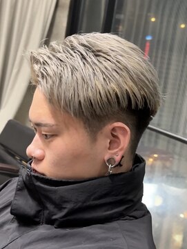 イーラ(era) 73分け短髪パーマ/メンズ/刈り上げ/眉毛/ツイスト