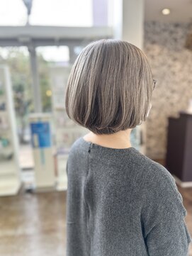 アヤ Aya ショートボブ