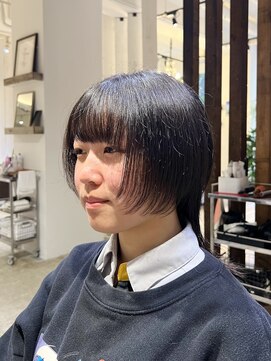 グラッド(GLAD.) ナチュラルウルフ/ミディアムウルフ/顔まわりレイヤーカット