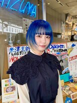 スノッブエンバンプ(snob enVAmp)&nbsp;ホワイトベージュとブルーの2トーンボブ