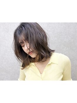 透明感のある白髪染めで上品な大人女性を演出[レイヤーカット/顔周り/前髪カット/髪質改善トリートメント]