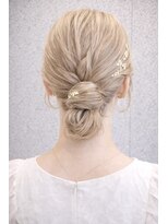 ストゥー(StueW.)&nbsp;お呼ばれパーティーヘアセット16/ヘアメイク/ブリーチ/レイヤー