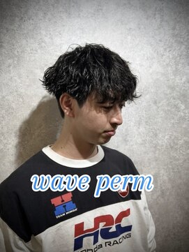 ラルス(Larus) 刈り上げセンターパート/波巻きツイストスパイラル/本八幡