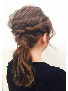 エール(a:le) お呼ばれ ヘアアレンジ