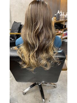 モイ(moy) 脱白髪染め/白髪ぼかし/ハイライト/グラデーションカラー/浅草