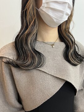 サクラ オモテサンドウ(SAKURA) インナーカラー/ブロンドベージュ/ブリーチ/表参道