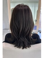 ザザアオヤマ(ZA/ZA AOYAMA)&nbsp;アッシュグレージュ/くびれミディアム/レイヤーカット