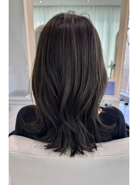 ザザアオヤマ(ZA/ZA AOYAMA) アッシュグレージュ/くびれミディアム/レイヤーカット