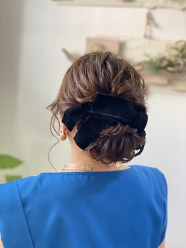 ヘアセットサロンエッジ(Edge) ミディアムさんのふんわりルーズシニヨン