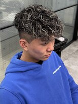 イーラ(era)&nbsp;メッシュ前下がりフェードスペインカールマッシュ