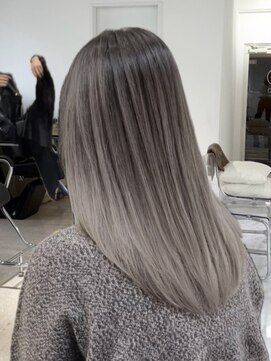 ヨロ 上野(YOLO) ハイライトカラーミルクティーベージュレイヤーカット