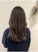 ローレイヤーのナチュラルなベージュカラー