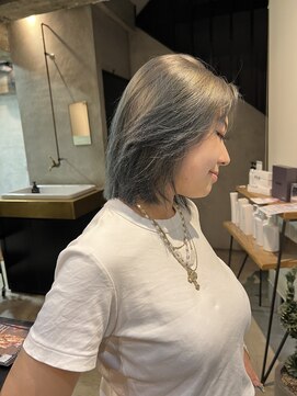 オムズ(OM's) #ブリーチ#ダブルカラー#寒色カラー