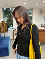 O&nbsp;透け感オリーブグレージュ艶カラー×レイヤーカットミディアム