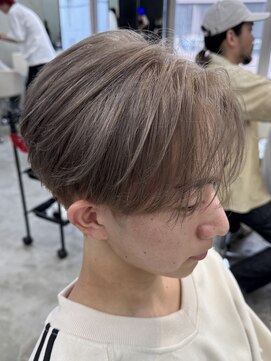 エデアンルクラ 下通(EDEAN Leclat) 熊本メンズヘア ハイトーンカラー ブリーチ ミルクティーカラー