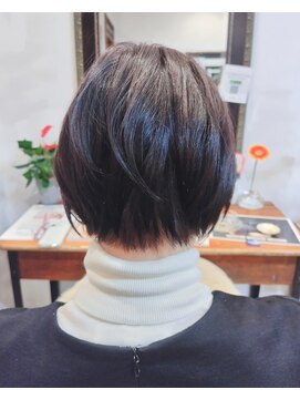 オーガニックカラー／艶髪大人ショートボブ