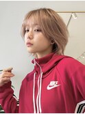 透明感ミルクティーカラーくびれレイヤーカット