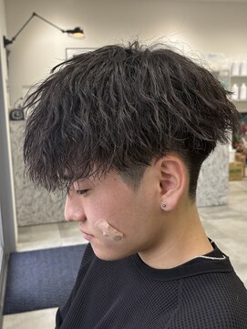 レボ 神宮寺店(Revo) 細かく散る。縦落ちツイスパ