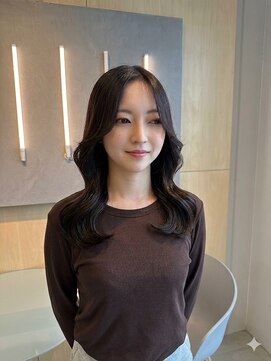 シダ(sida SAIIN) 韓国くびれレイヤー