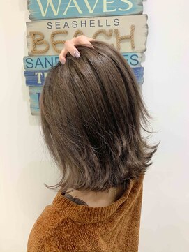 アッシュ 二子玉川店(Ash) 赤みのない濃いめミルクティーベージュ