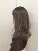 ナチュラルレイヤー × 透明感グレージュ