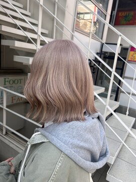 アソビ 表参道(ASOBI) ピンクベージュ ハイトーン 外ハネ