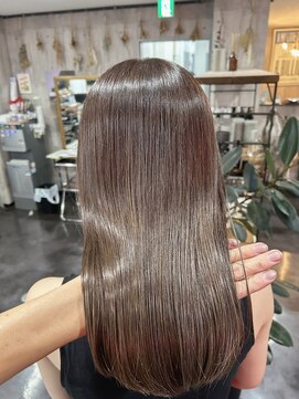 トゥーミー(to mee) シアーベージュ♪【新田】