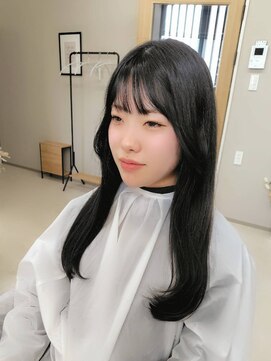 クリーム 町田(Cream) 黒髪×暗髪レイヤー｜髪質改善縮毛矯正